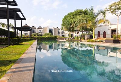 4 Bed Townhouse with Swimming Pool in Runda - 2