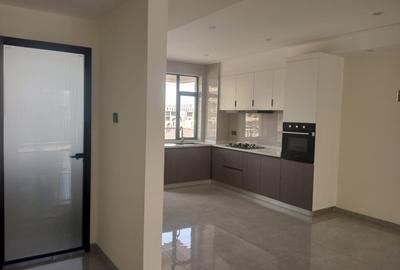 3 Bed Apartment with En Suite in Kilimani - 4