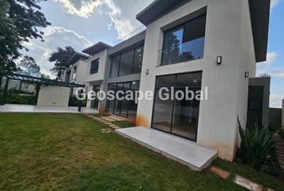 5 Bed House with En Suite in Runda - 3