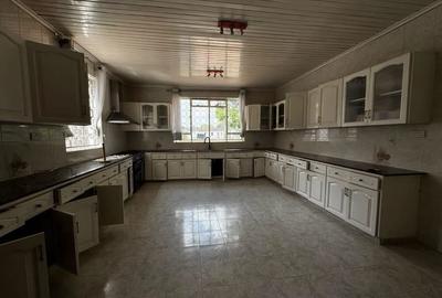 5 Bed House with En Suite in Karen - 3