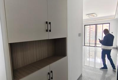 2 Bed Apartment with Swimming Pool in Kilimani - 4