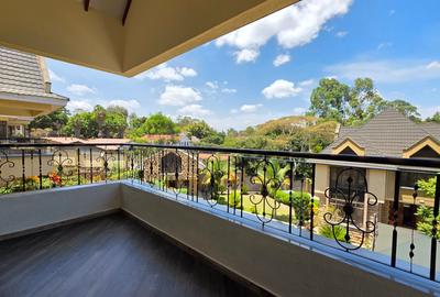 5 Bed Townhouse with En Suite at Lavington Green - 4