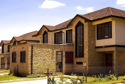 4 Bed Townhouse in Kiambu Road - 2