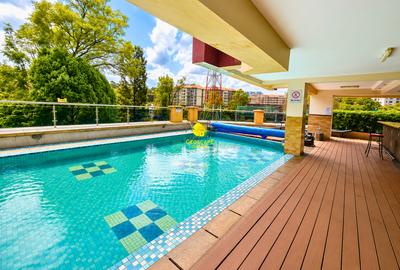 4 Bed Apartment with En Suite in Riverside - 2