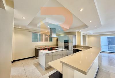 3 Bed Apartment with En Suite in Riverside - 2