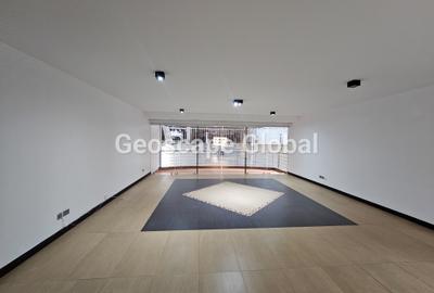 3 Bed Apartment with En Suite in Riverside - 4