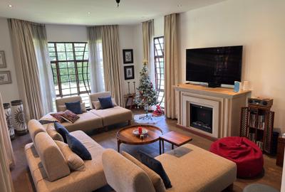 5 Bed Villa with En Suite in Runda - 3