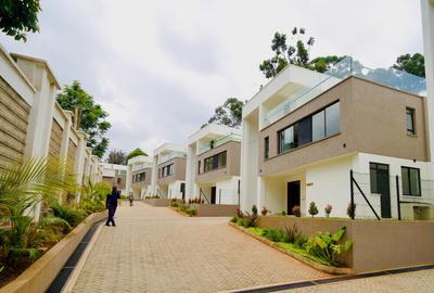 6 Bed Villa with En Suite at 2026-183 6 Bed - 3
