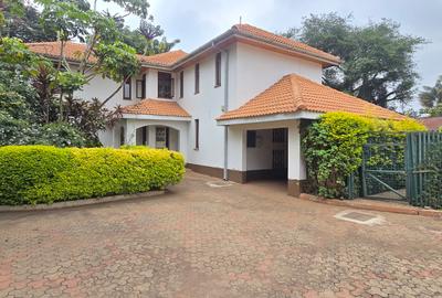 4 Bed Townhouse with En Suite at Lavington Green - 2