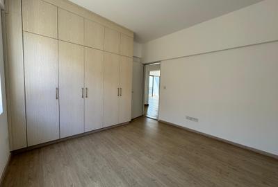 2 Bed Apartment with En Suite in Kilimani - 3