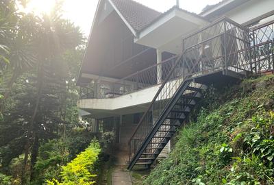 6 Bed House with En Suite in Spring Valley