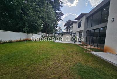 5 Bed House with En Suite in Runda - 4