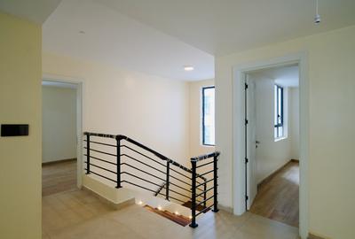 4 Bed Apartment with En Suite at 2026-430 - 4