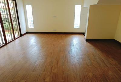 5 Bed Villa with En Suite in Spring Valley - 4