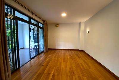 5 Bed Townhouse with En Suite in Kyuna - 4