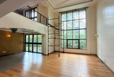 4 Bed Villa with En Suite in Lavington - 3