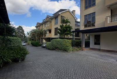 5 Bed Townhouse with En Suite in Lavington - 3