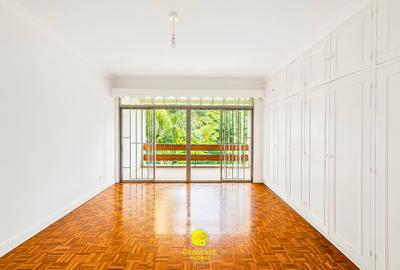 5 Bed House with En Suite in Spring Valley
