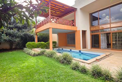 4 Bed Townhouse with En Suite at Lavington Green - 2
