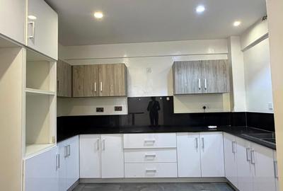 4 Bed Apartment with En Suite in Kileleshwa - 4