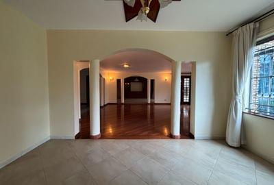 5 Bed House with En Suite in Runda - 4