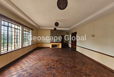 5 Bed House with En Suite in Runda - 2