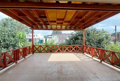5 Bed Townhouse with En Suite at Convent Drive - 3