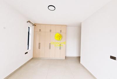 3 Bed Apartment with En Suite in Brookside - 2
