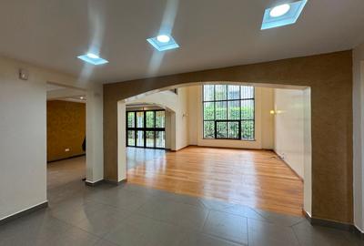 5 Bed Townhouse with Garden in Lavington - 4