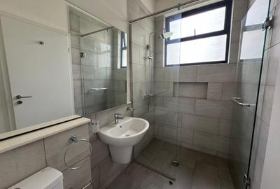 Serviced 3 Bed Apartment with En Suite in Riverside - 4