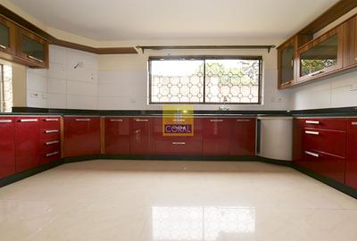 5 Bed House with Swimming Pool in Westlands Area - 2