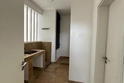 3 Bed Apartment with En Suite in Riverside - 3