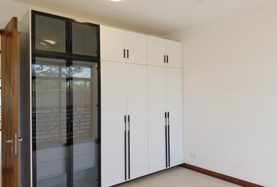 3 Bed Apartment with En Suite at Mount Kenya Road - 2