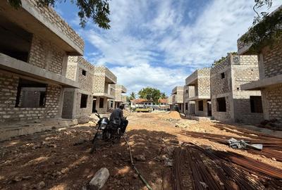 4 Bed House with En Suite at Greenwood Drive