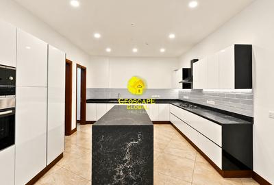 4 Bed Apartment with En Suite in Westlands Area - 3