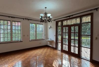 5 Bed House with En Suite in Runda - 4