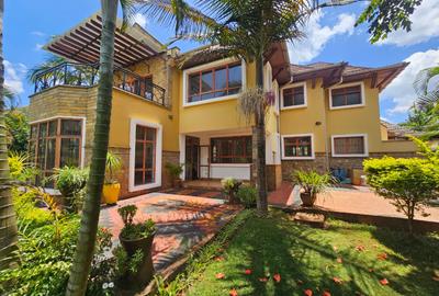 5 Bed House with En Suite in Runda - 2