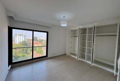 Serviced 2 Bed Apartment with En Suite in Lavington - 4
