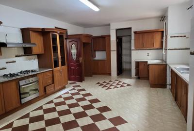 4 Bed House with En Suite in Thigiri - 3