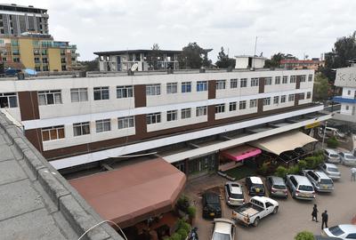 865 ft² Commercial Property with Service Charge Included at Arwing Kodhek
