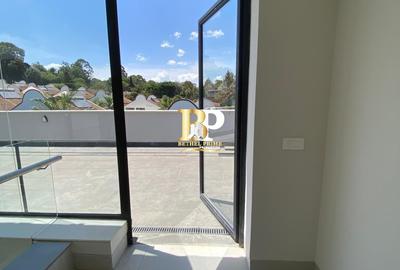 5 Bed Villa with En Suite at Grevillea Groove - 4