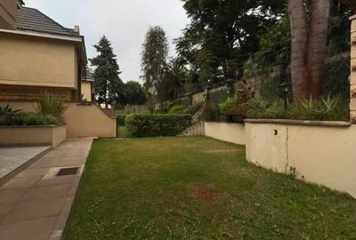 5 Bed Villa with En Suite in Lavington