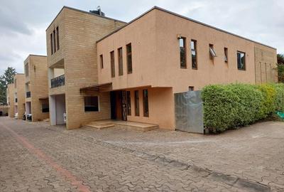 5 Bed Townhouse with En Suite at Convent Dr
