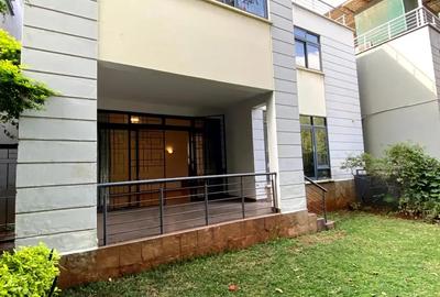 5 Bed Villa with En Suite in Spring Valley