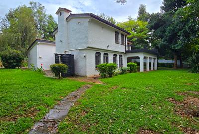 4 Bed House with En Suite in Hill View