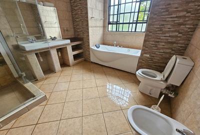 4 Bed Villa with En Suite at Runda - 3