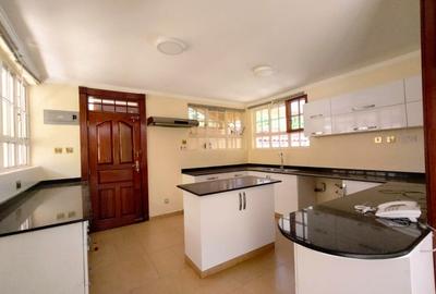 4 Bed Villa with En Suite in Kyuna - 3