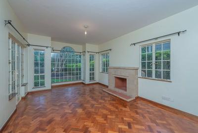 5 Bed Townhouse with En Suite in Rosslyn - 3