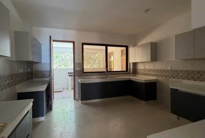 2 Bed Apartment with En Suite in Nyali Area - 4