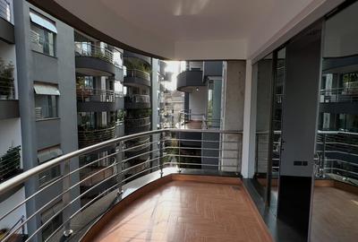 3 Bed Apartment with En Suite in Riverside